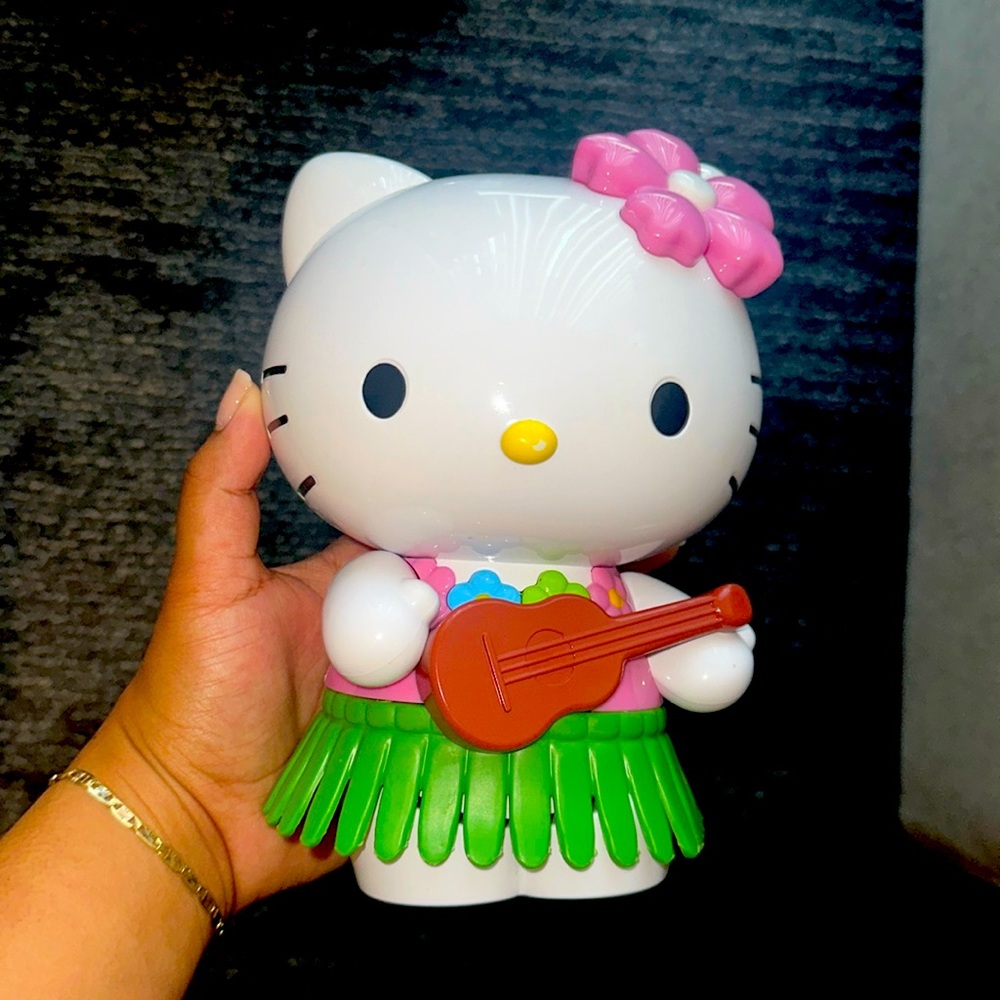 Dancing Hello Kitty